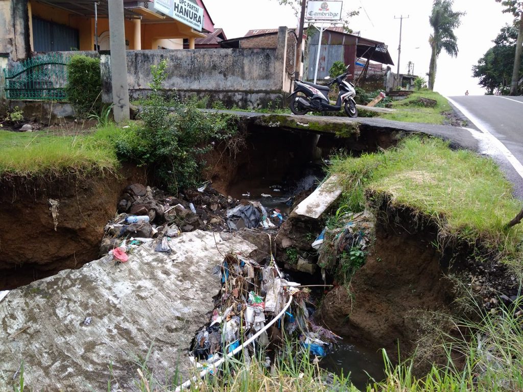 Begini Penampakan Saluran Drainase di Curup Tanpa Pemeliharaan