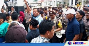 Tuntut Syarat CPNS Direvisi, Ratusan Mahasiswa dan Alumni Unras BU Gelar Aksi