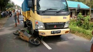 Pulang Sekolah, Pelajar Tewas Dilindas Dump Truck.