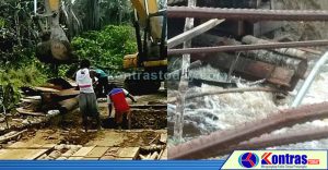 Jembatan di Jalinbar Mukomuko Ambrol, Lalulintas Dua Arah Macet