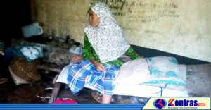 Tinggal Sendiri di Bangunan Nyaris Roboh, Nenek 74 Tahun Ini Derita Gangrene