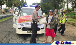 Satlantas Polres BU Berbagi Sedekah Bersama Kepada Pasukan Kuning