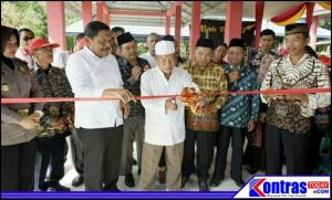 Bupati Ir. Mian Resmikan Pasar Rakyat Pal 30 Lais dan Bagikan KIA