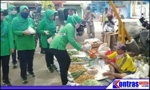 Peduli Dampak Covid-19, Persit Kartika Candra Kirana Cab XLV Dim 0423 BU Bagikan Nasi Bungkus