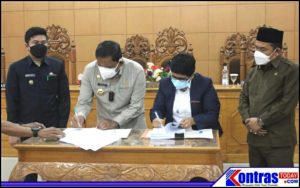 Rancangan KUA-PPAS APBD Tahun 2022 Disampaikan Dalam Rapat Paripurna DPRD BU