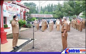 Bupati Mian Pimpin Apel Pagi Dan Serahkan Bantuan Alat PCR di Halaman Dinkes BU