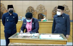 Wakil Bupati Apresiasi DPRD BU Atas Disetujuinya Raperda Pengelolaan Keuangan Daerah TA 2022 Menjadi Perda