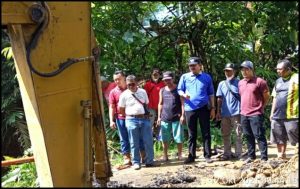 Perbaiki Gorong-gorong Ambrol, Politisi Partai NasDem Bersama Masyarakat Turun Ke Jalan