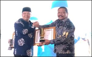 Bupati BU Terima Penghargaan Pembangunan Daerah Terbaik Pertama Tahun 2022