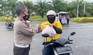 Ratusan Pengemudi Ojek di Bengkulu Dapat Bingkisan dari Polda