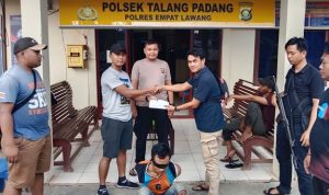 Informasikan Keberadaann Buronan, Warga Empat Lawang Dapat Reward 20 Juta dari Polsek Padang Jaya