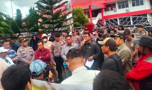 Ratusan Warga Desa Penyangga Tuntut Agar PT BRS Ditutup