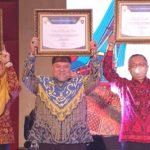 Atas Nama Pemkab, Kadis Kesehatan BU Terima Penghargaan Kemendagri