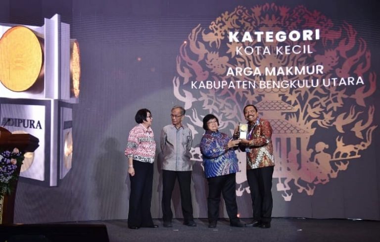 Di Provinsi Bengkulu, Hanya Kabupaten Bengkulu Utara Yang Menerima Penghargaan Adipura Tahun 2022 Dari KLHK