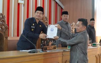 Raperda Perlindungan Disabilitas dan Raperda Perluasan Lapangan Kerja Disahkan Dalam Paripurna DPRD BU Menjadi Perda
