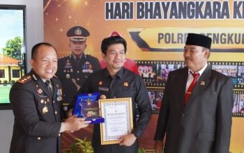 Bersama Bupati, Ketua DPRD Bengkulu Utara Menghadiri  Upacara Hari Bhayangkara ke-80