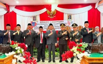 Mendengarkan Pidato Kenegaraan Presiden RI, Dilaksanakan DPRD BU Dalam Rapat Paripurna